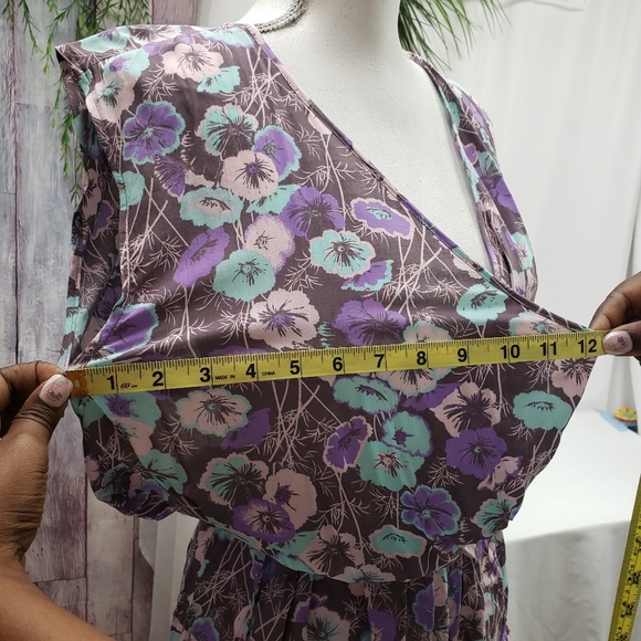 Floral V Neck Open Back Romper - Picture 9 of 12